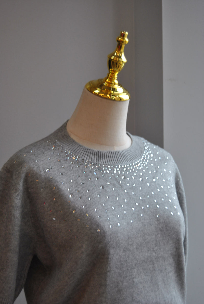 LIGHT GREY SWEATER TOP WITH CRYSTALS