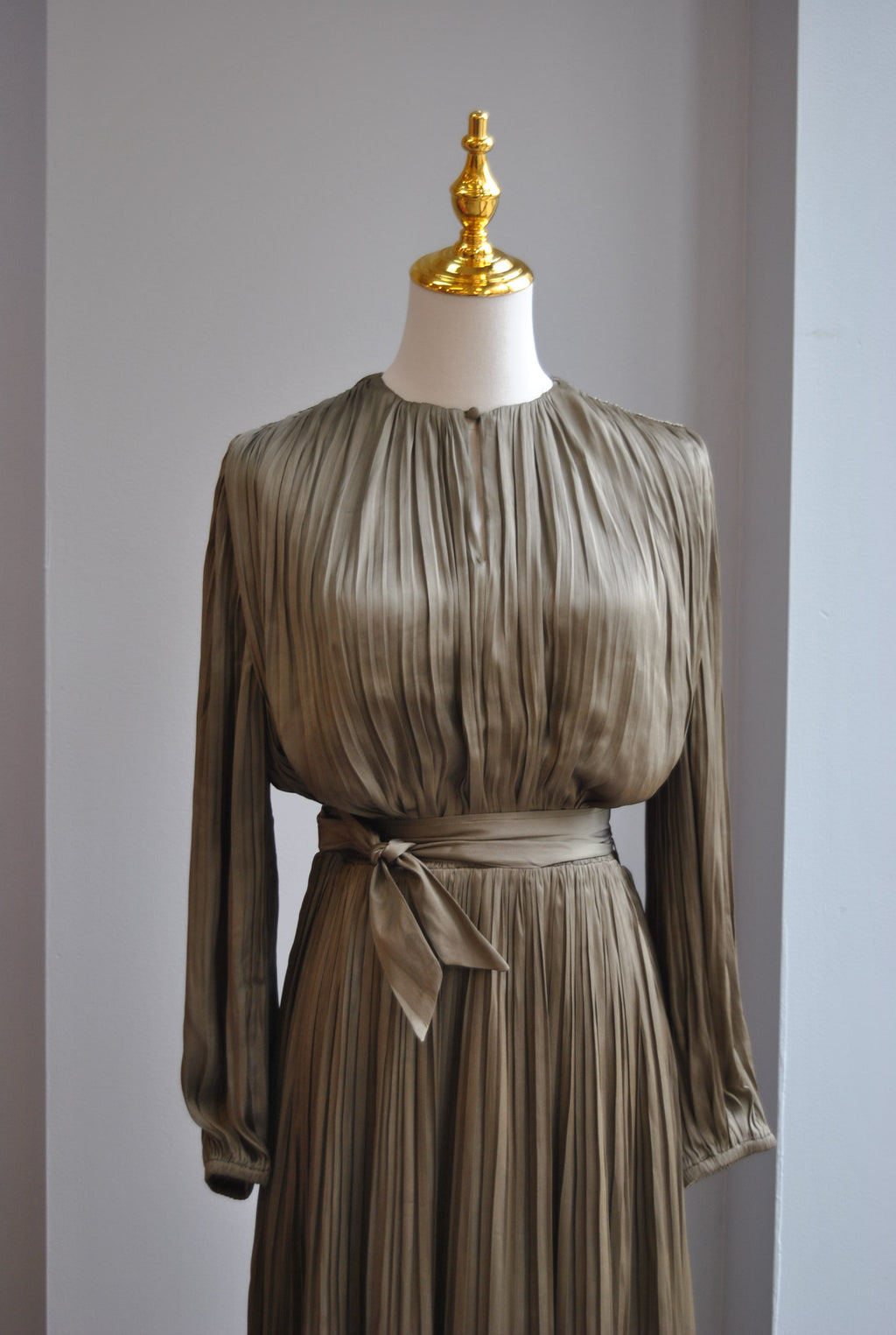 SAGE GREEN SILKY MIDI DRESS