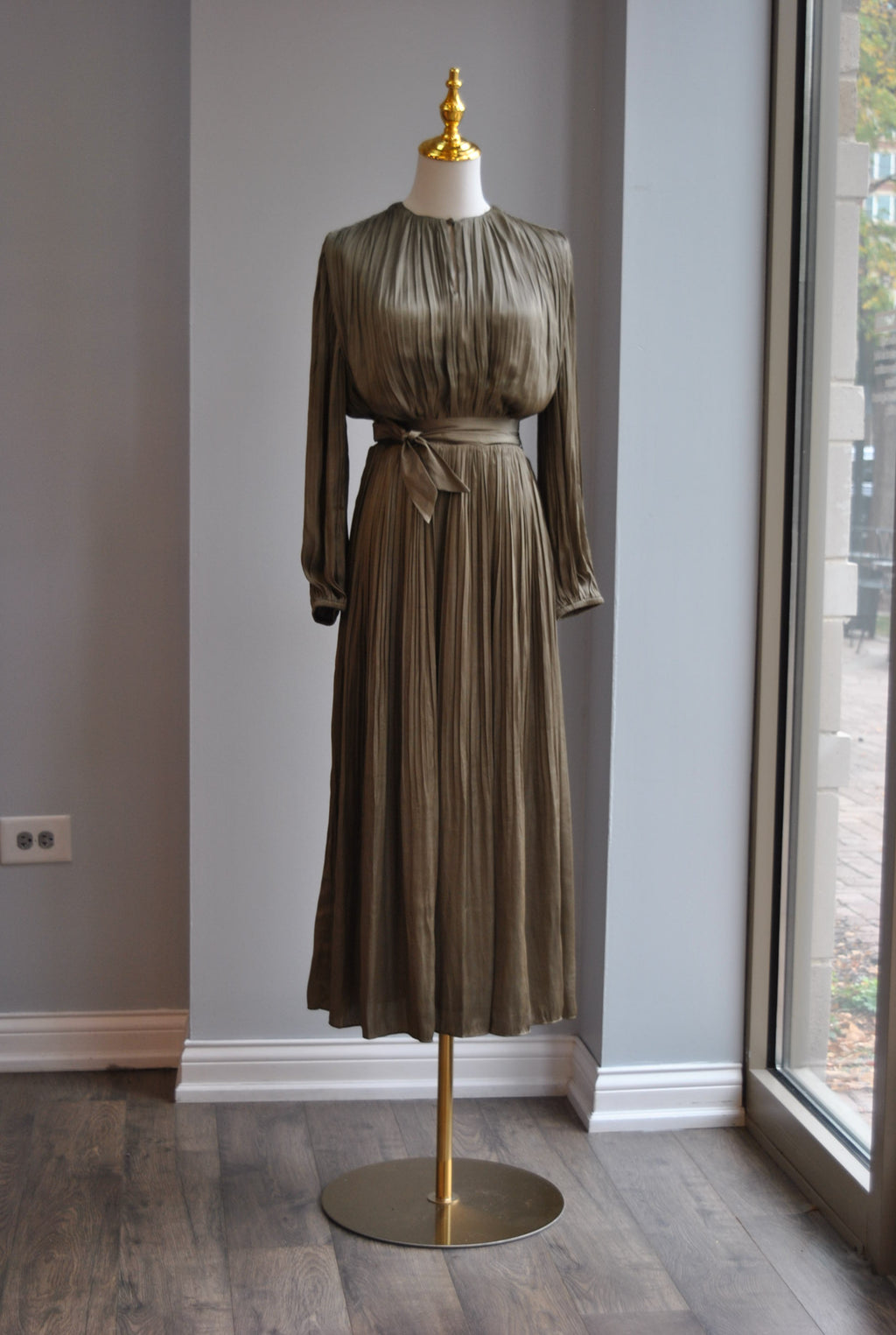 SAGE GREEN SILKY MIDI DRESS