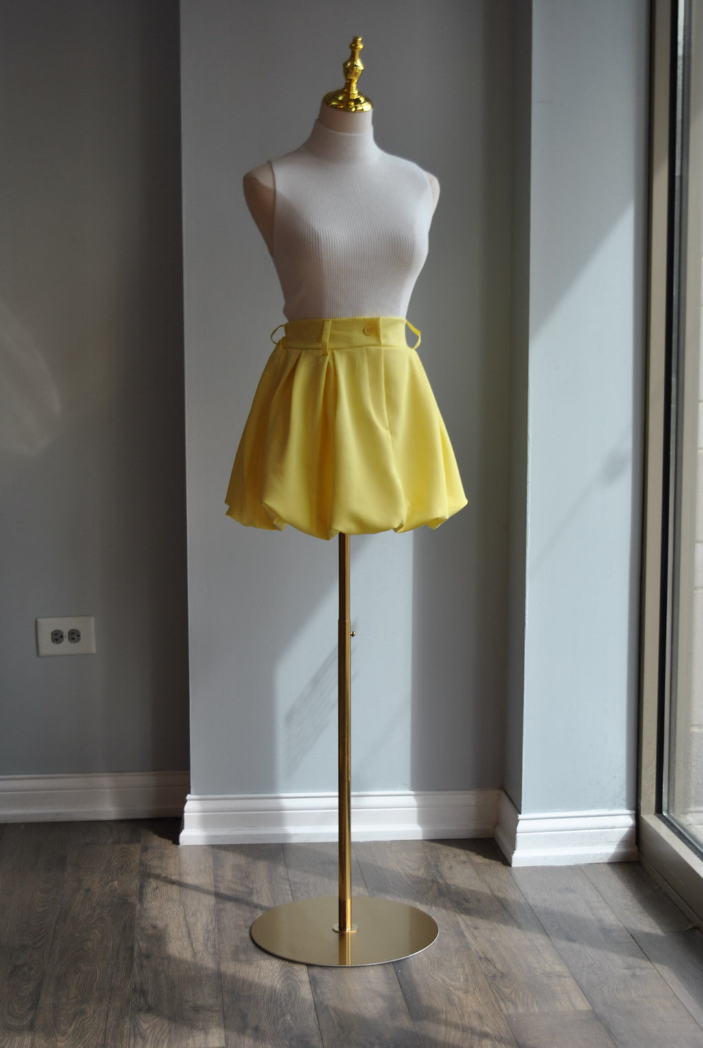 YELLOW MINI SPRING SKORT