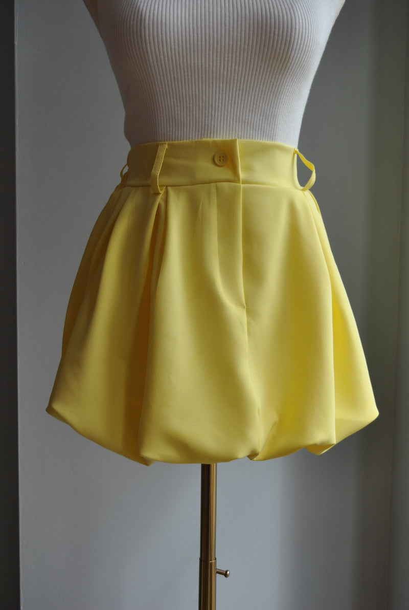 YELLOW MINI SPRING SKORT