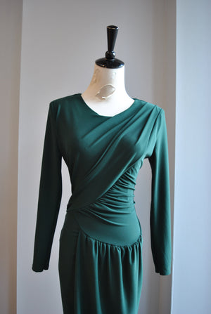 CLEATANCE - FOREST GREEN MIDI SIMPLE DRESS WITH FRONT RUSHING