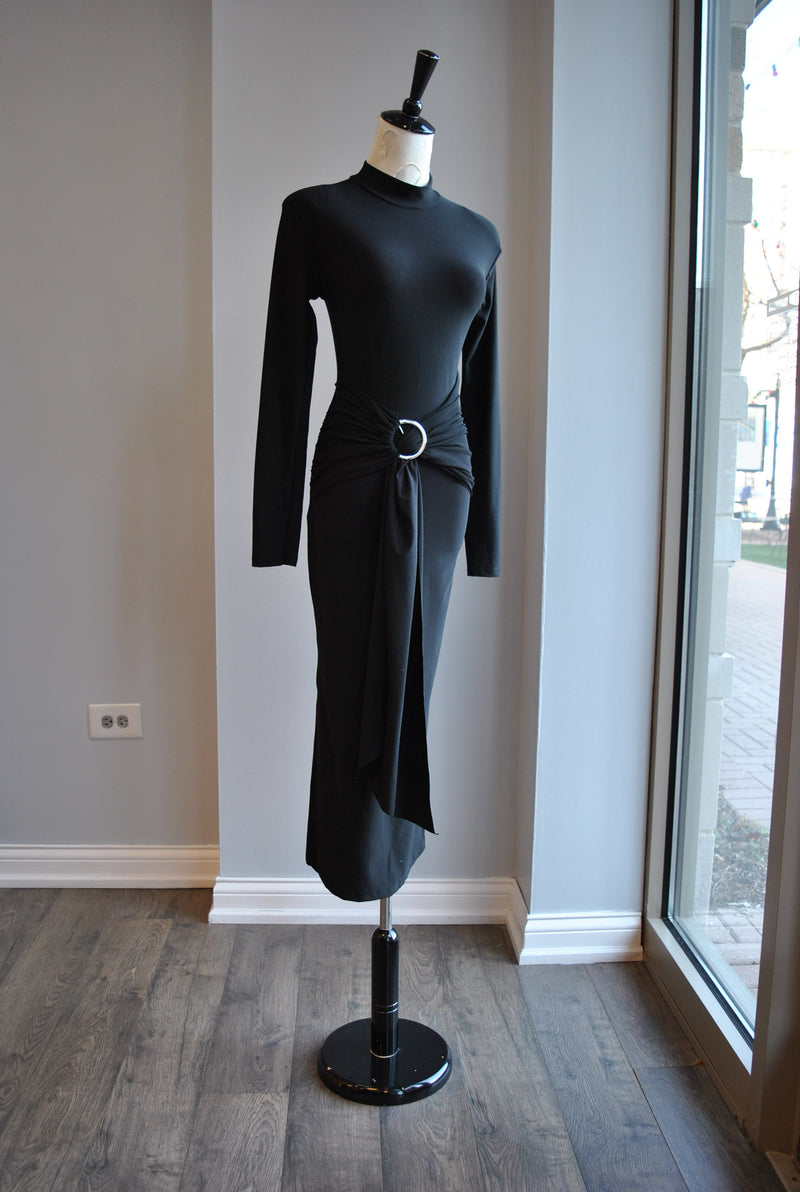 BLACK MIDI SIMPLE DRESS WITH FRONT RUSHING