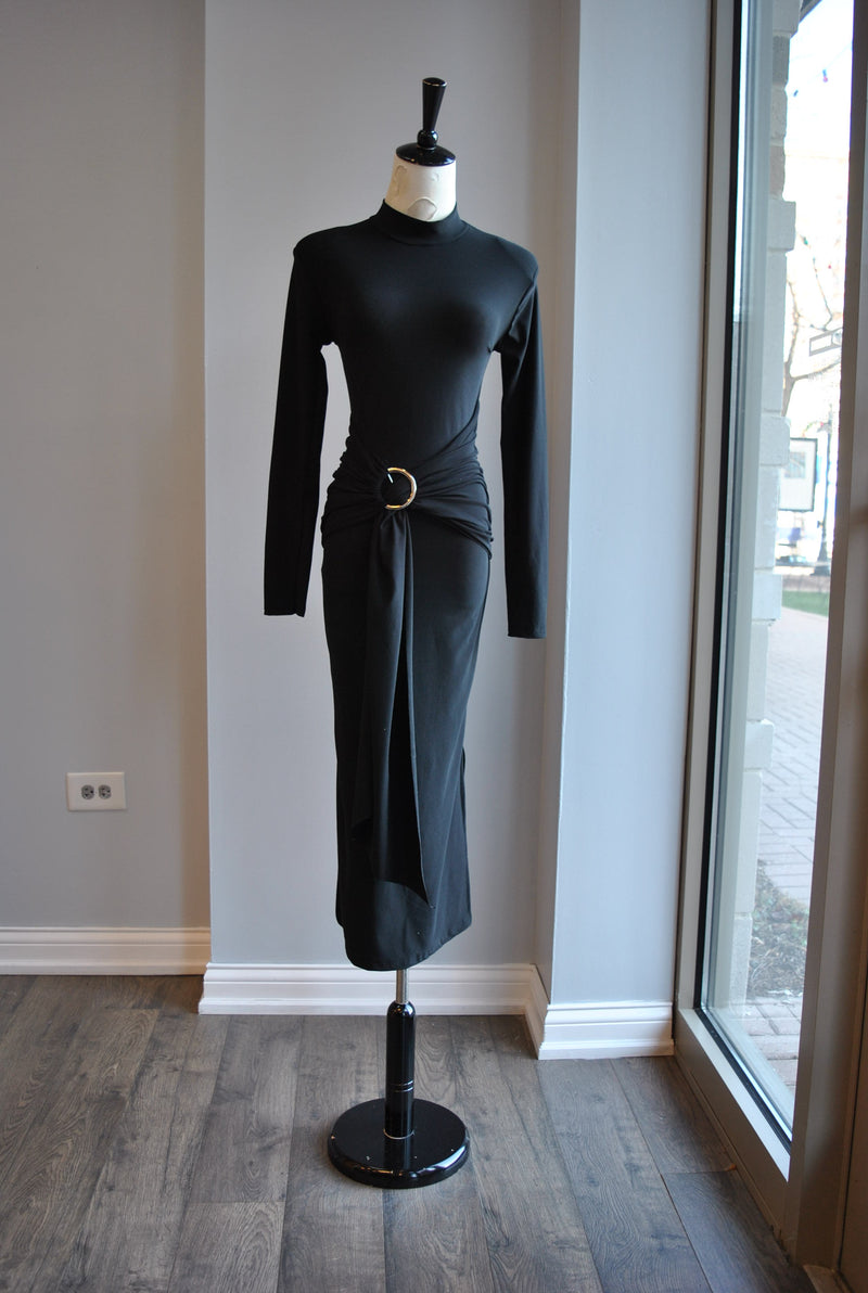 BLACK MIDI SIMPLE DRESS WITH FRONT RUSHING