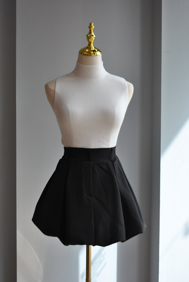 BLACK MINI SPRING SKORT