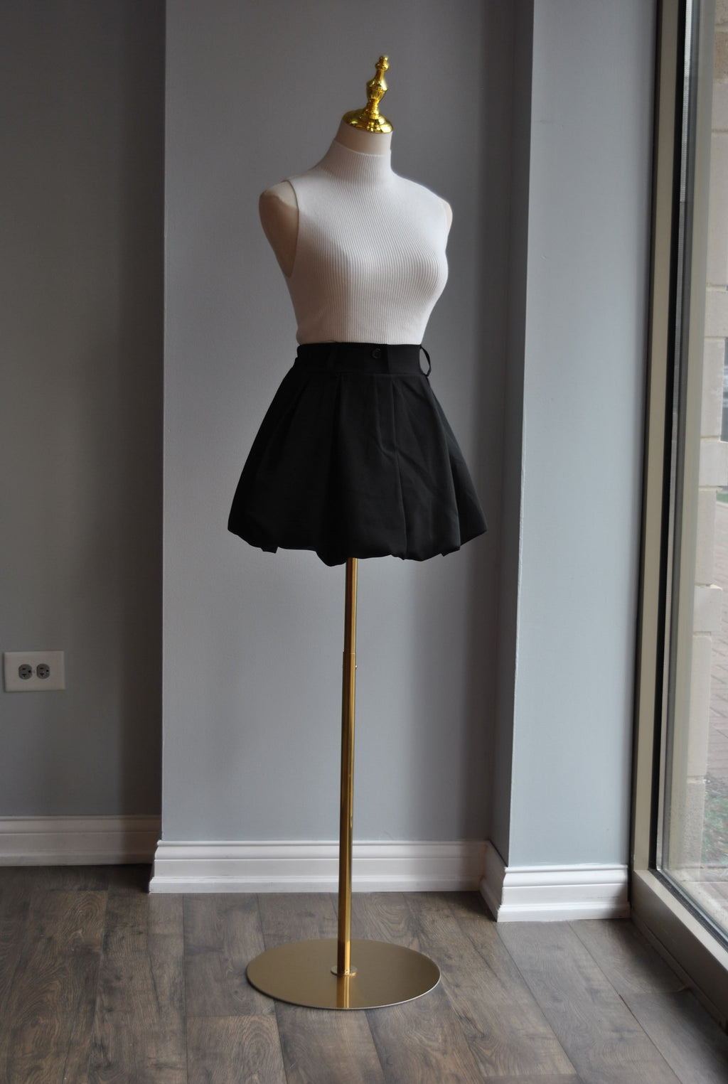 BLACK MINI SPRING SKORT
