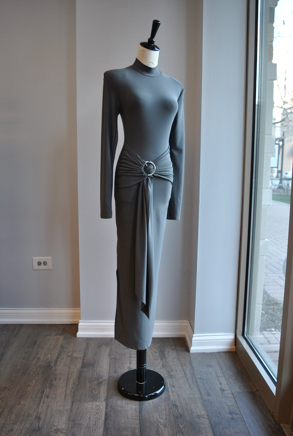 GREY MIDI SIMPLE DRESS WITH FRONT RUSHING