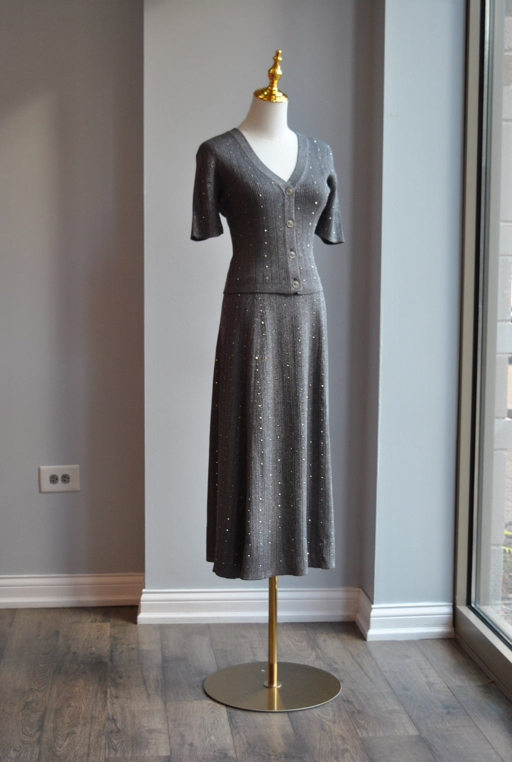 GREY SET WITH STUDS