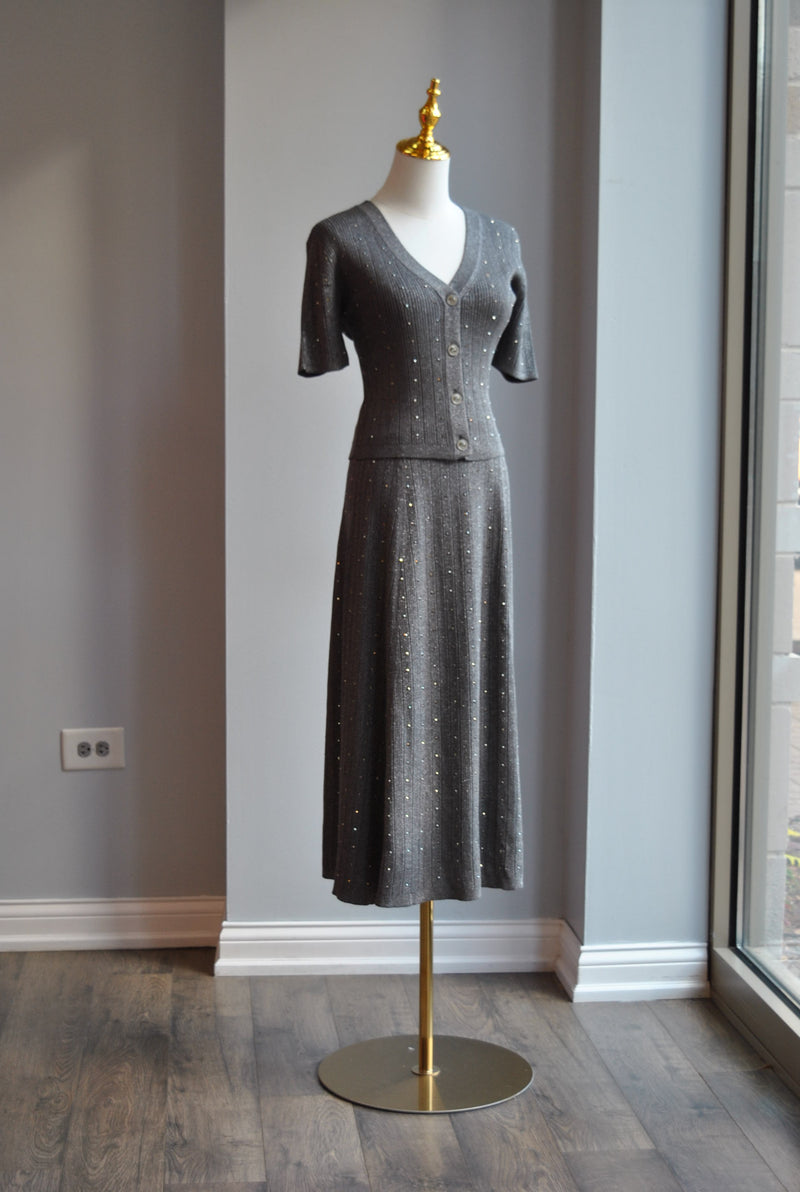 GREY SET WITH STUDS