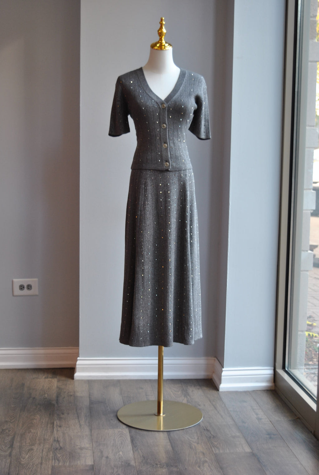 GREY SET WITH STUDS