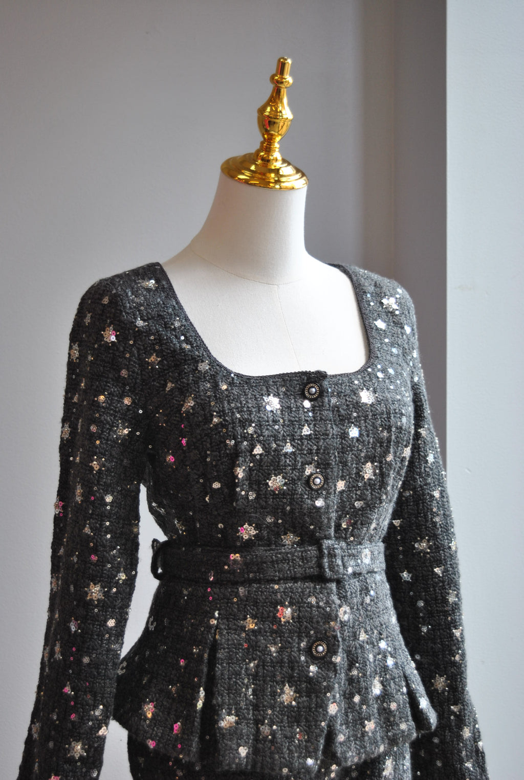 CHARCOAL GREY TWEED SET WITH RHINESTONES