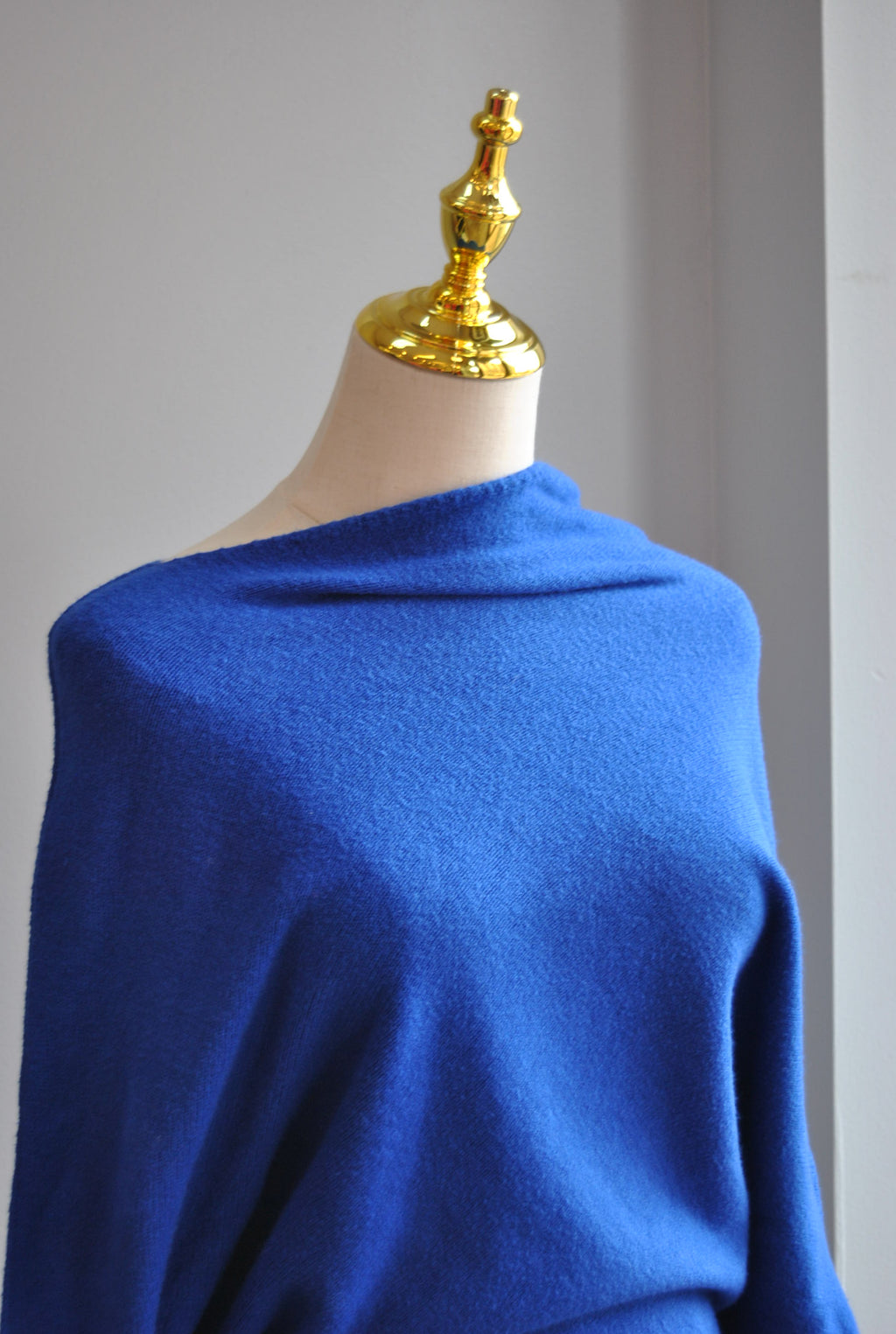 ROYAL BLUE SWEATER TOP