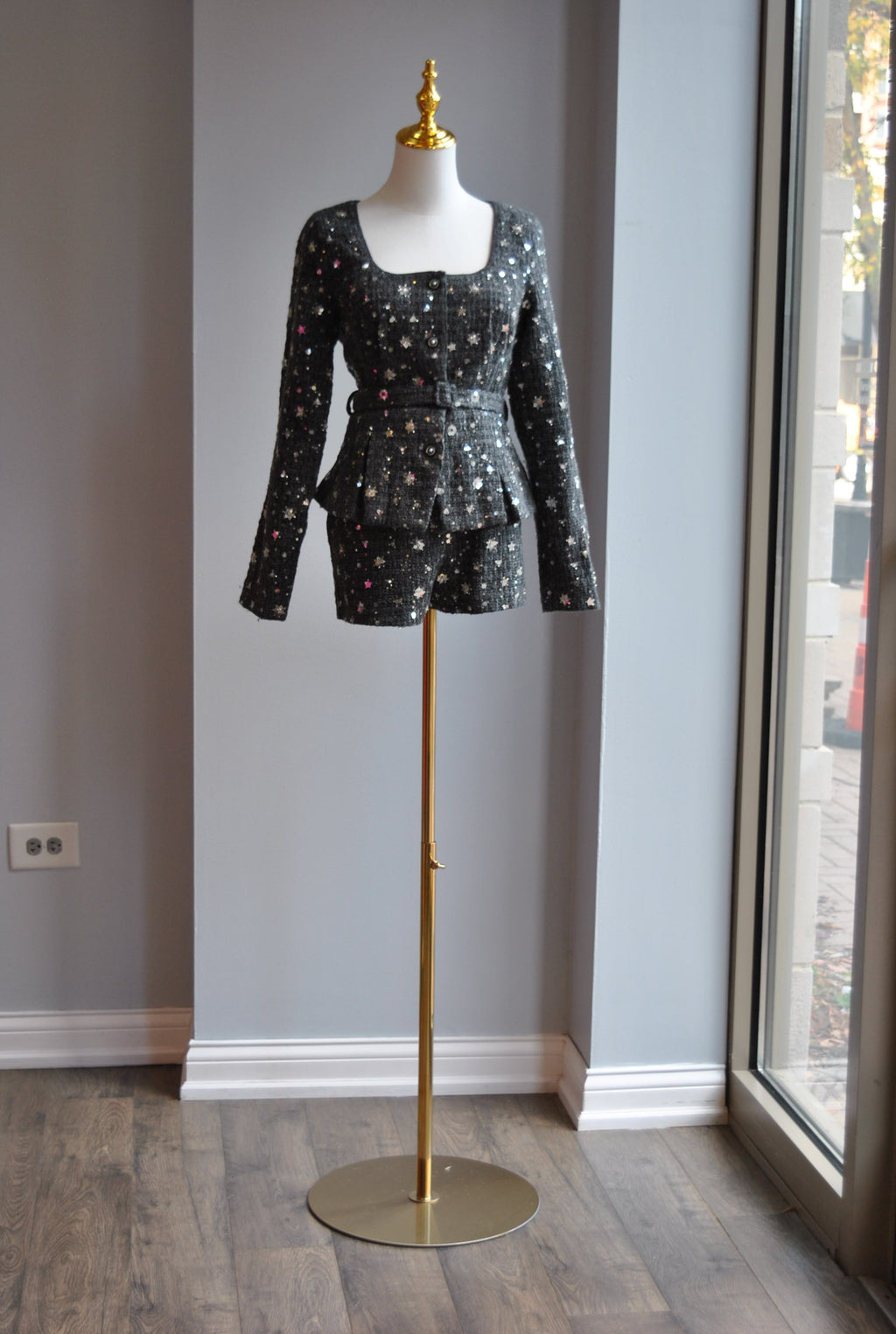 CHARCOAL GREY TWEED SET WITH RHINESTONES