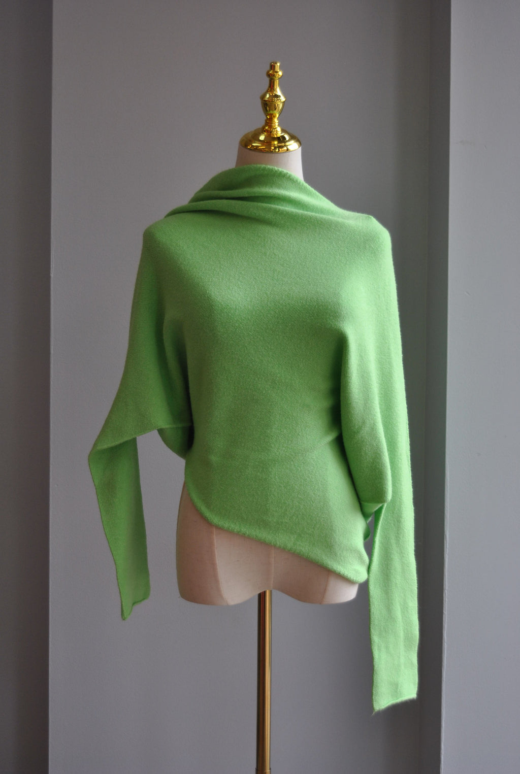 APPLE GREEN ASYMMETRIC SWEATER TOP