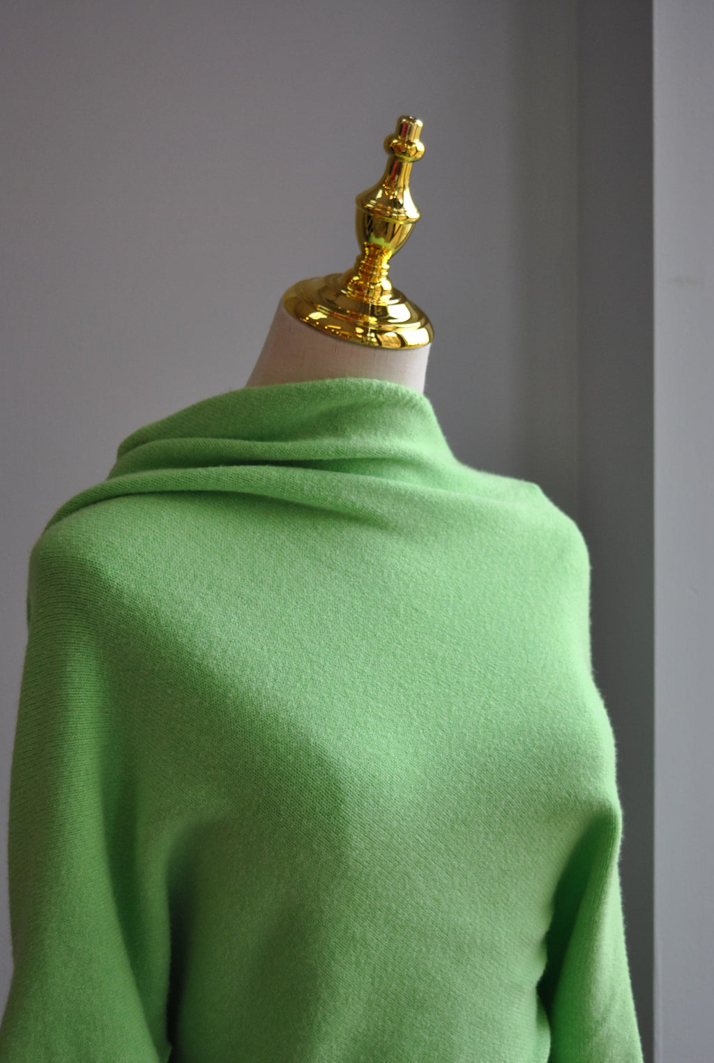 APPLE GREEN ASYMMETRIC SWEATER TOP