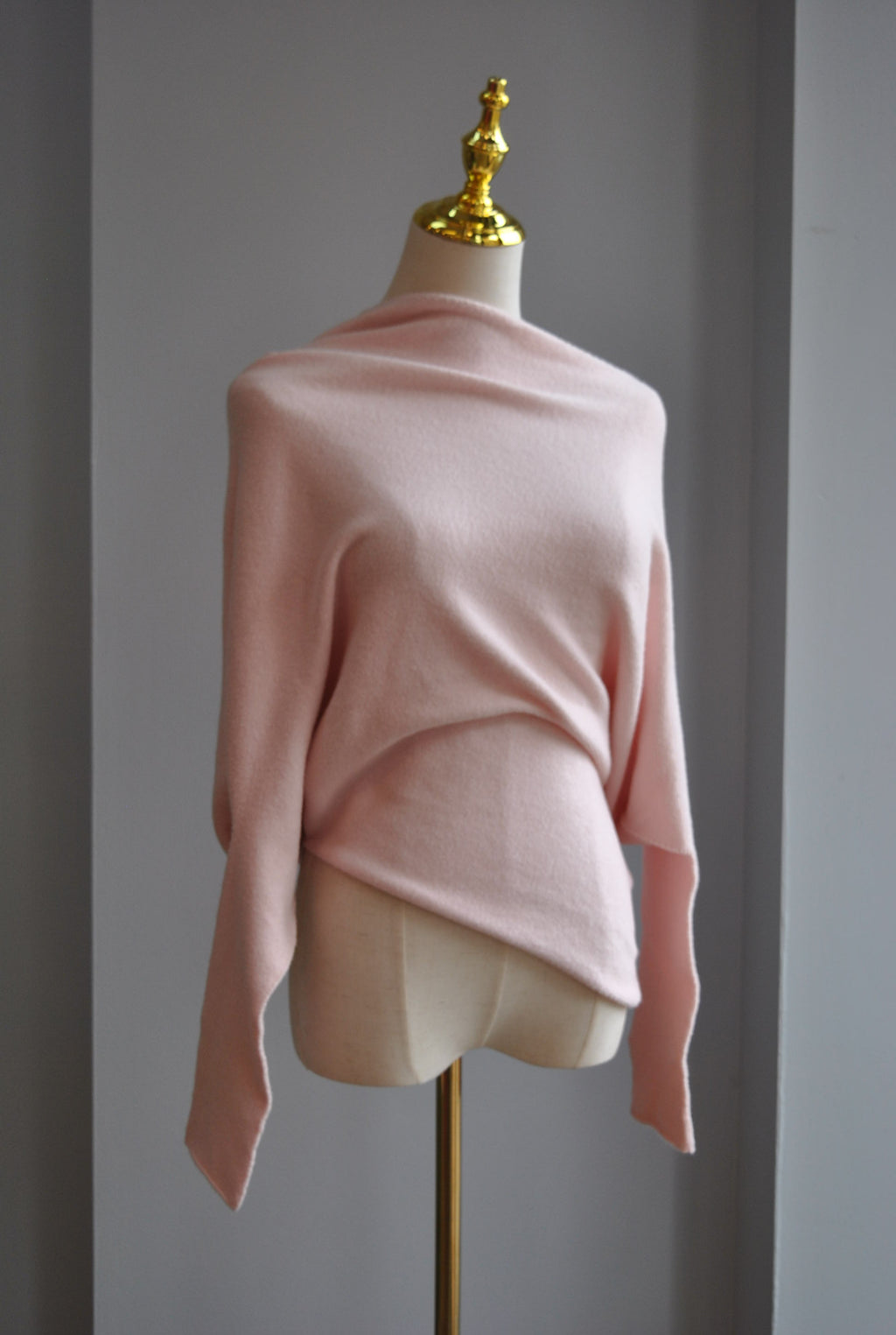 DUSTY PINK ASYMMETRIC SWEATER