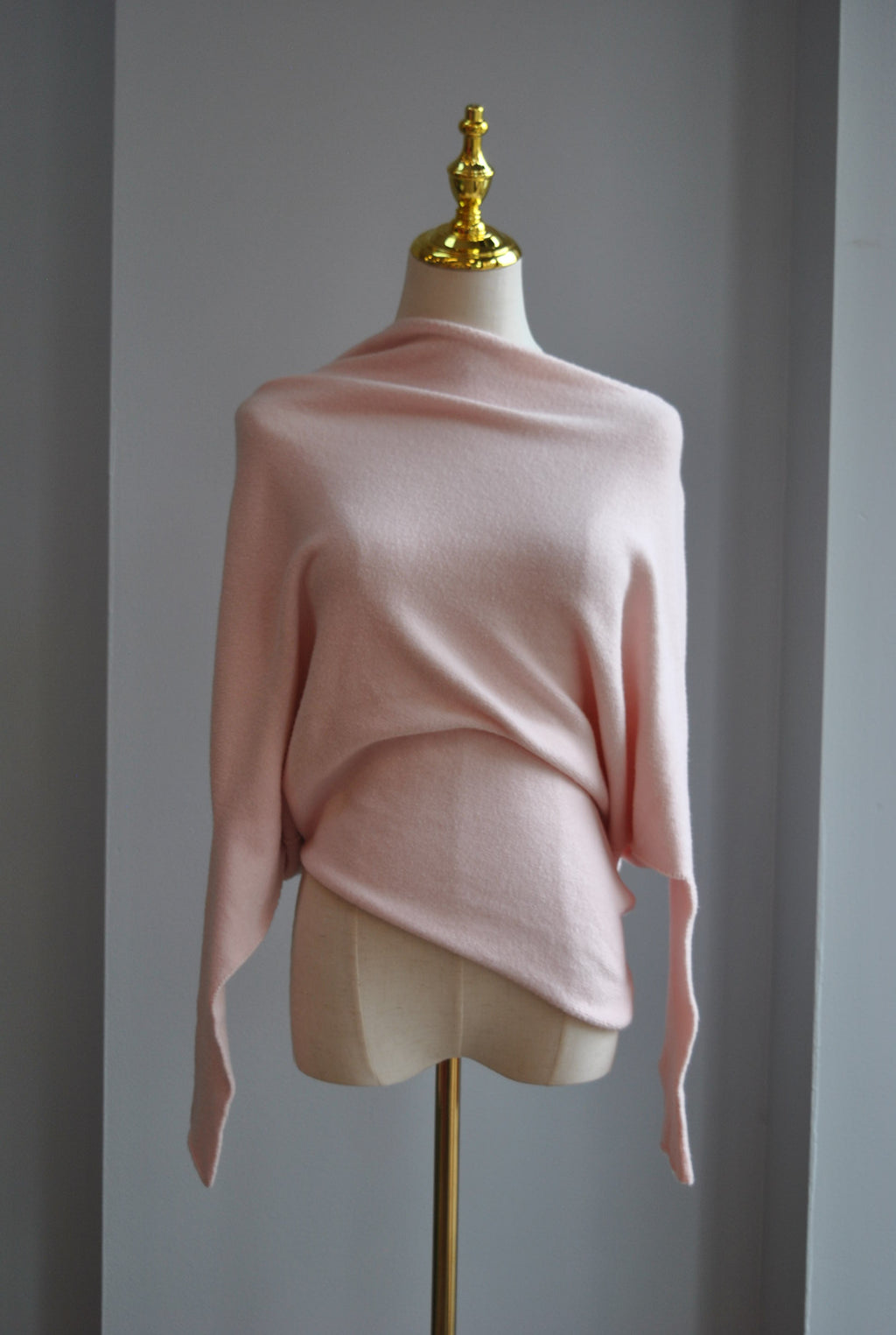 DUSTY PINK ASYMMETRIC SWEATER