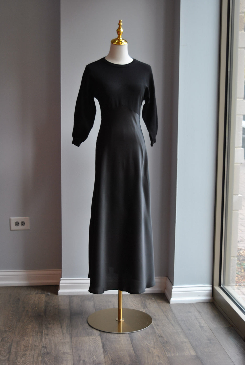 BLACK MIDI DRESS WITH SILKY BOTTOM