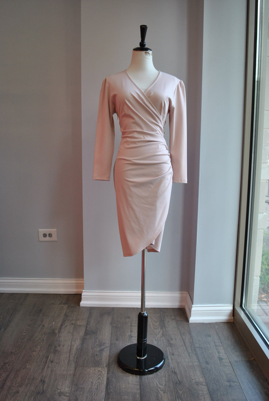 BLUSH PINK SIMPLE DRESS WITH RUSHING