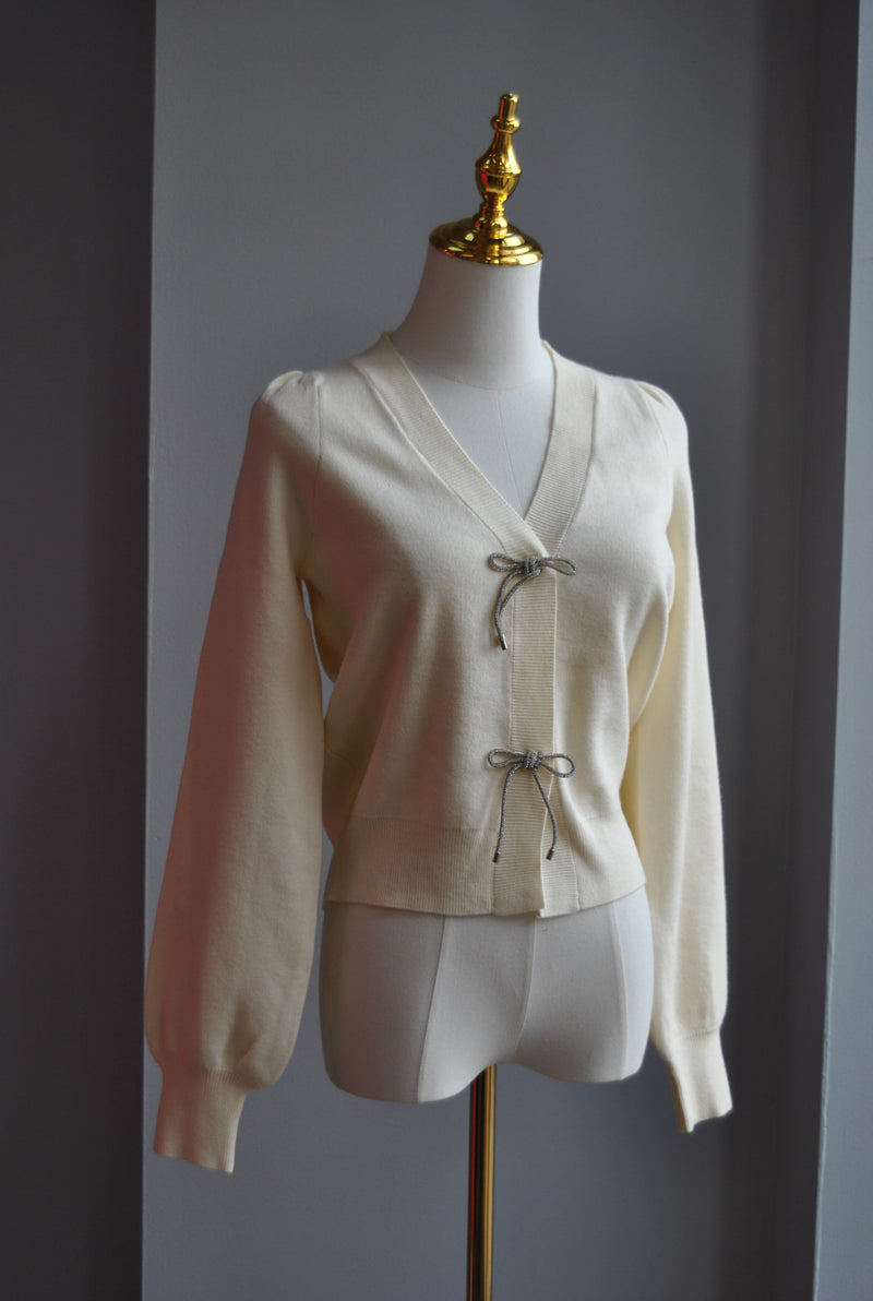 VANILLA SWEATER WITH CRYSTAL BOWS