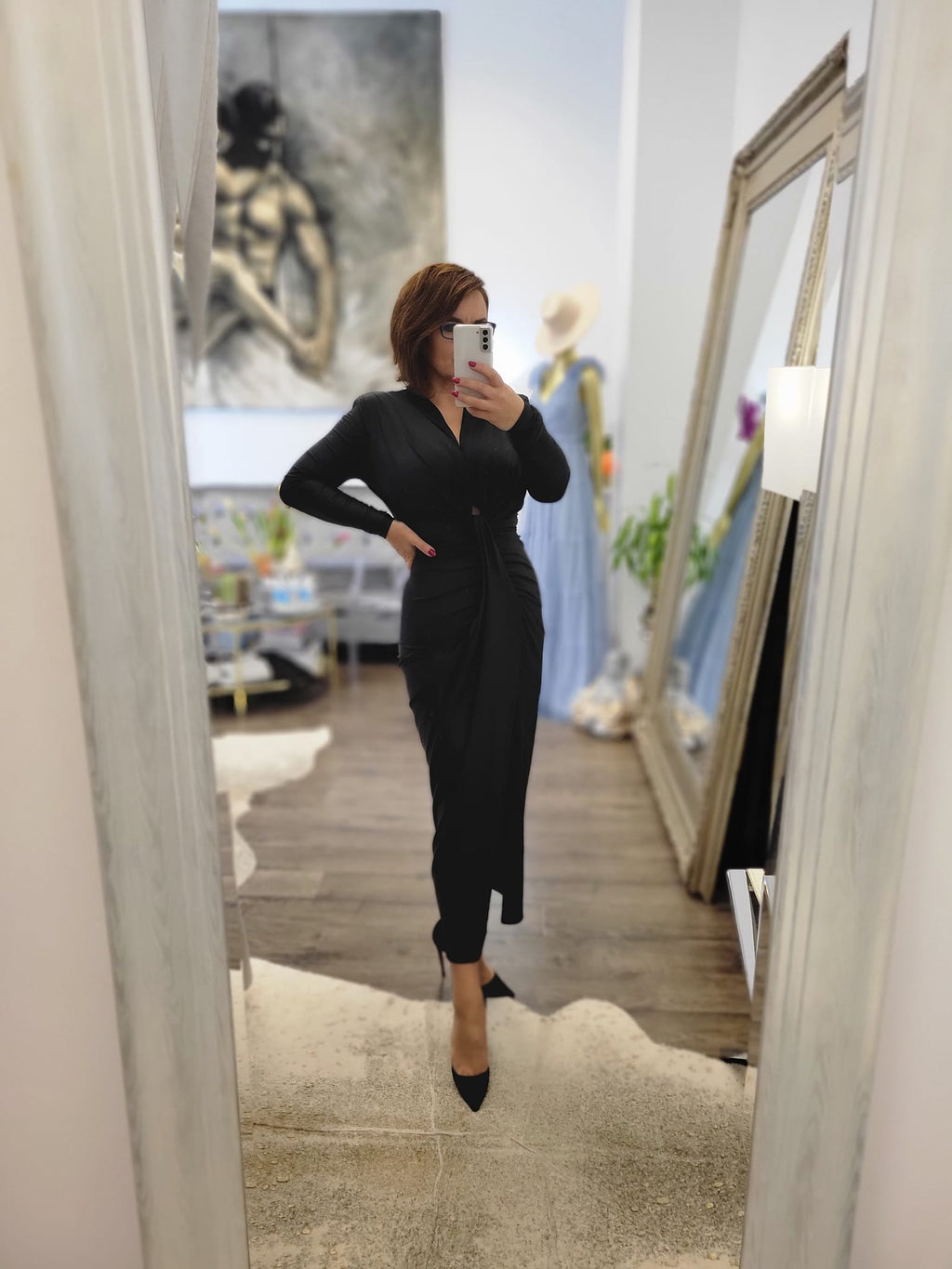 BLACK MIDI DRESS WITH LONG SLEEVES AND FRONT RUSHING
