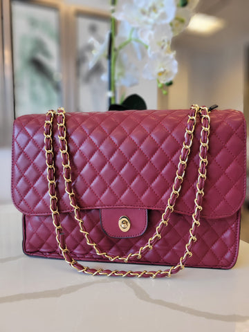 DEEP RED COLOR GUILTED CROSSBODY BAG WITH GOLD CHAIN