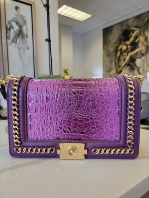 PURPLE FAUX LEATHER AND GOLD CHAIN CROSSBODY BAG