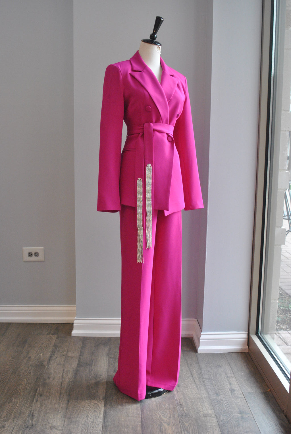 ORCHID SUIT WITH DIAMONDS