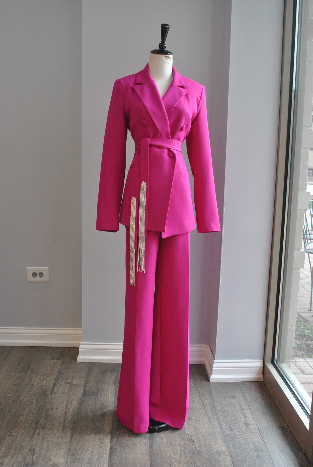 ORCHID SUIT WITH DIAMONDS