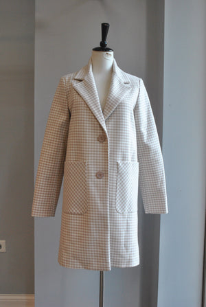 BEIGE AND WHITE SIMPLE COAT