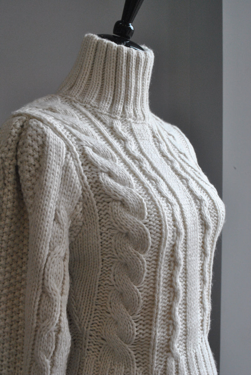 OFF WHITE TURTLENECK STYLE SWEATER