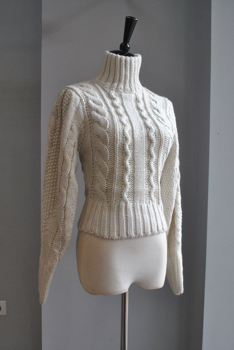 OFF WHITE TURTLENECK STYLE SWEATER