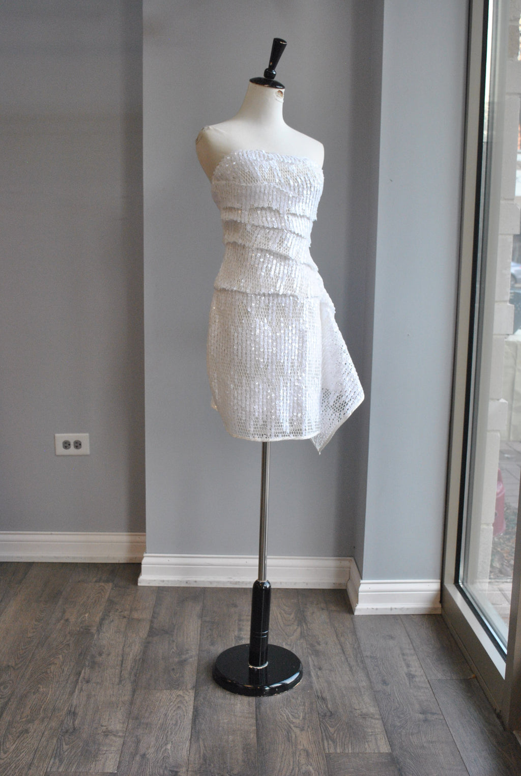 WHITE SEQUIN MINI ASYMMETRIC DRESS