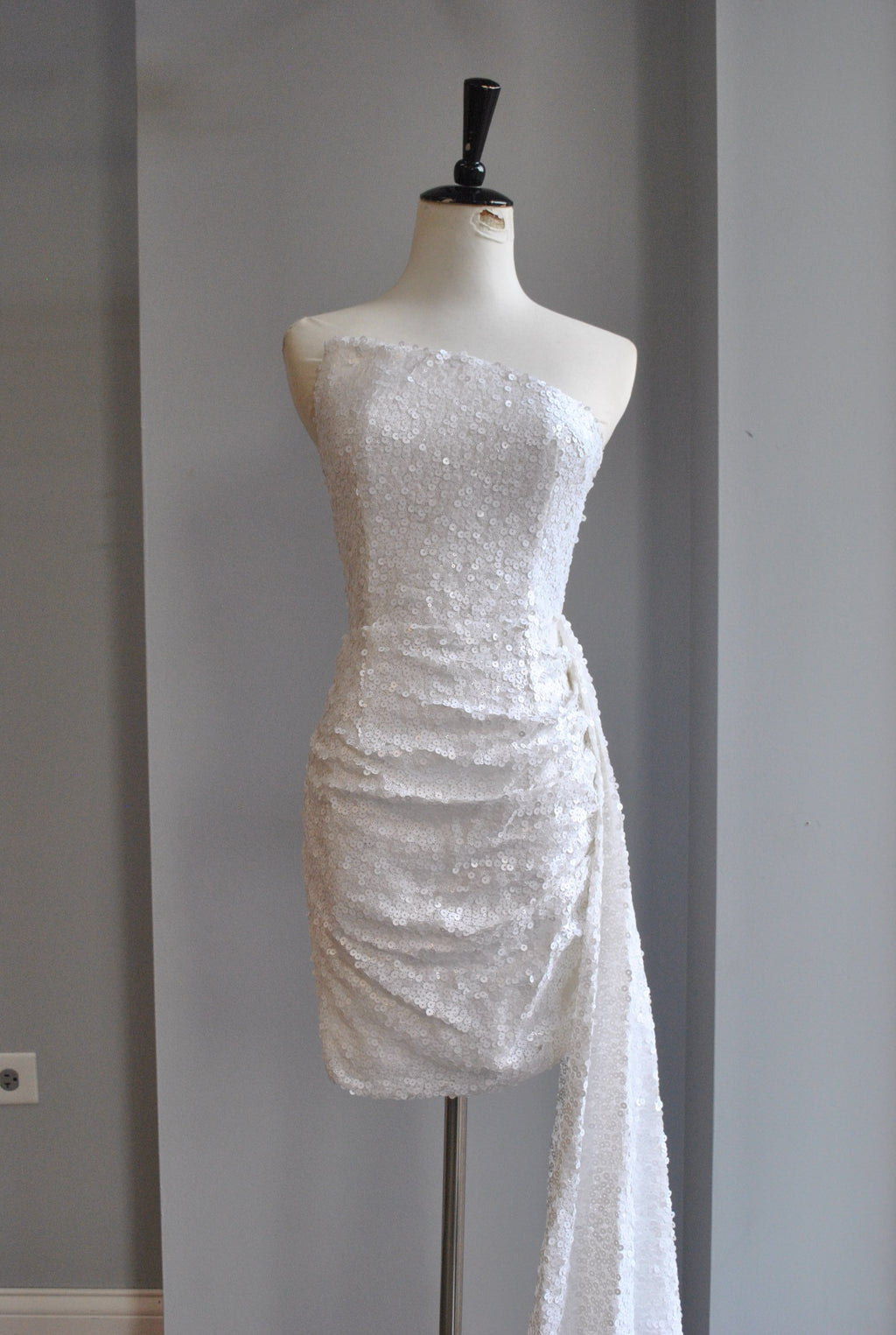 WHITE SEQUIN MINI ASYMMETRIC DRESS