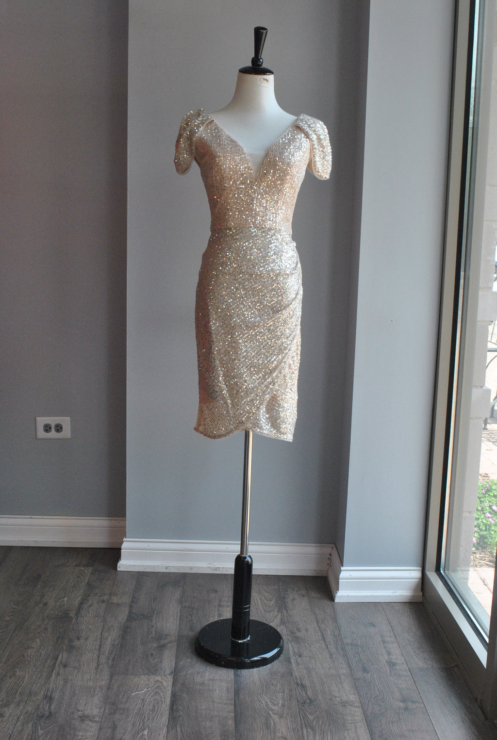 SILVER SEQUIN FIT CAP SLEEVE DRESS