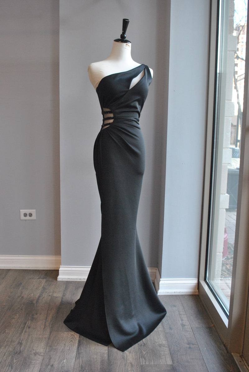 BLACK SIMPLE ONE SHOULDER LONG EVENING GOWN WITH SIDE SLIP