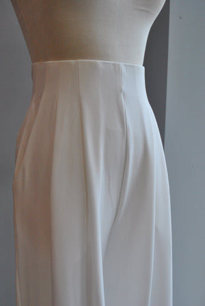 WHITE FLAIR HIGH WAISTED PANTS