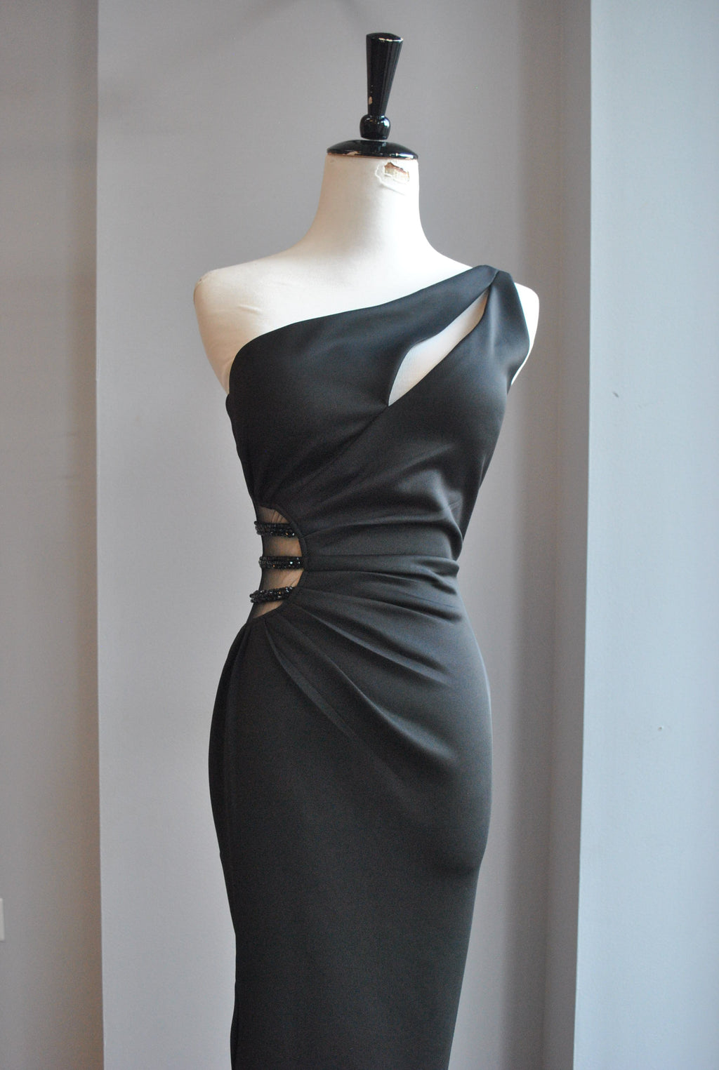 BLACK SIMPLE ONE SHOULDER LONG EVENING GOWN WITH SIDE SLIP