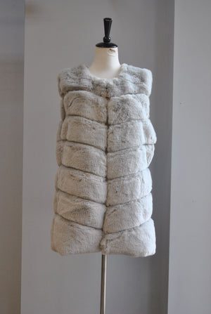LIGHT GREY FAUX FUR VEST