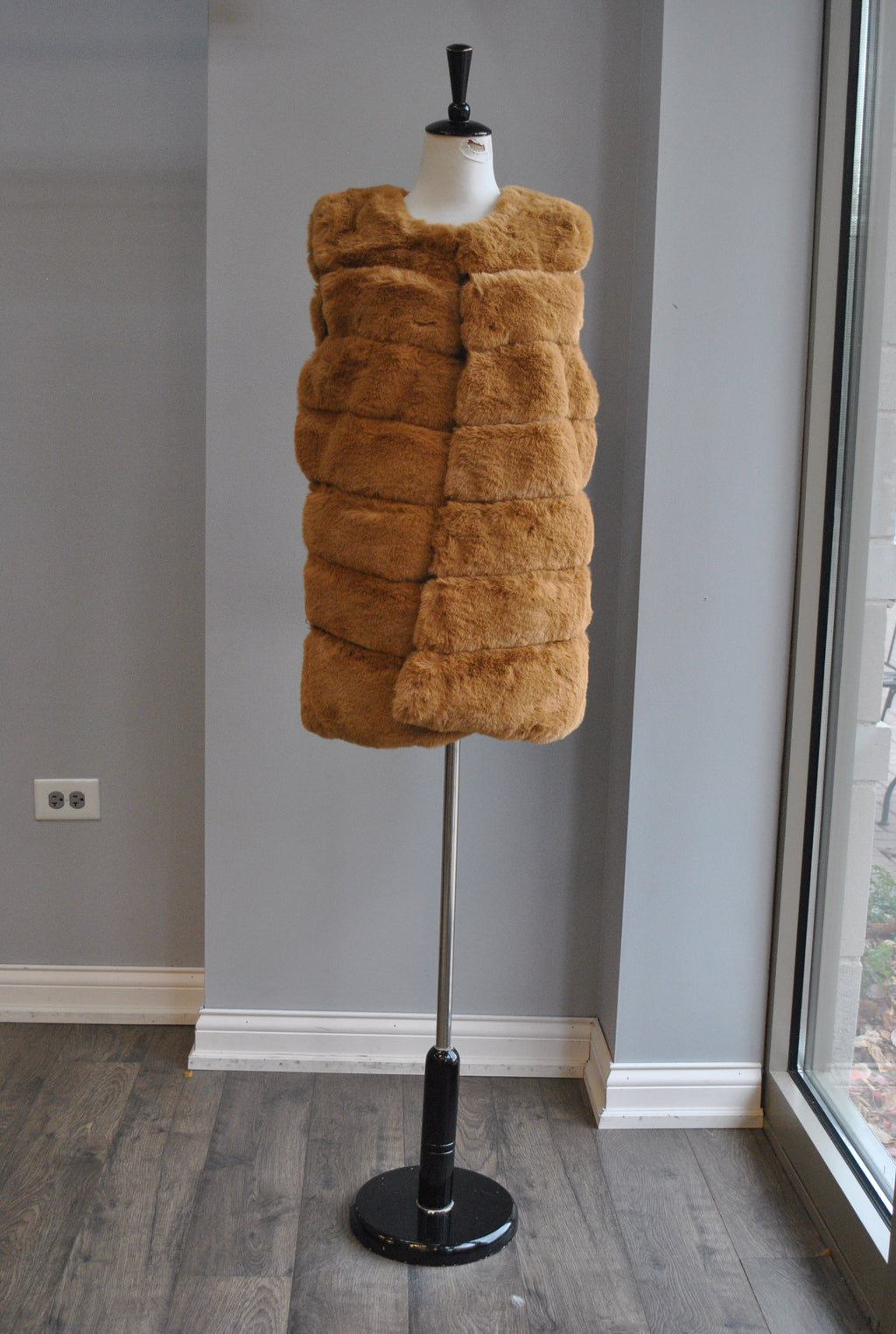 CARAMEL FAUX FUR VEST