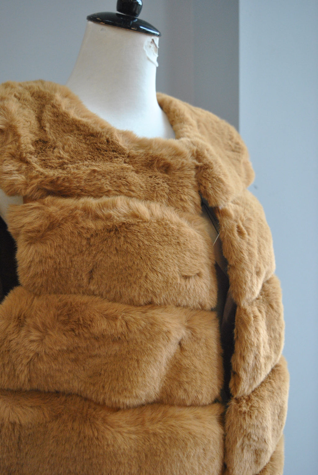 CARAMEL FAUX FUR VEST
