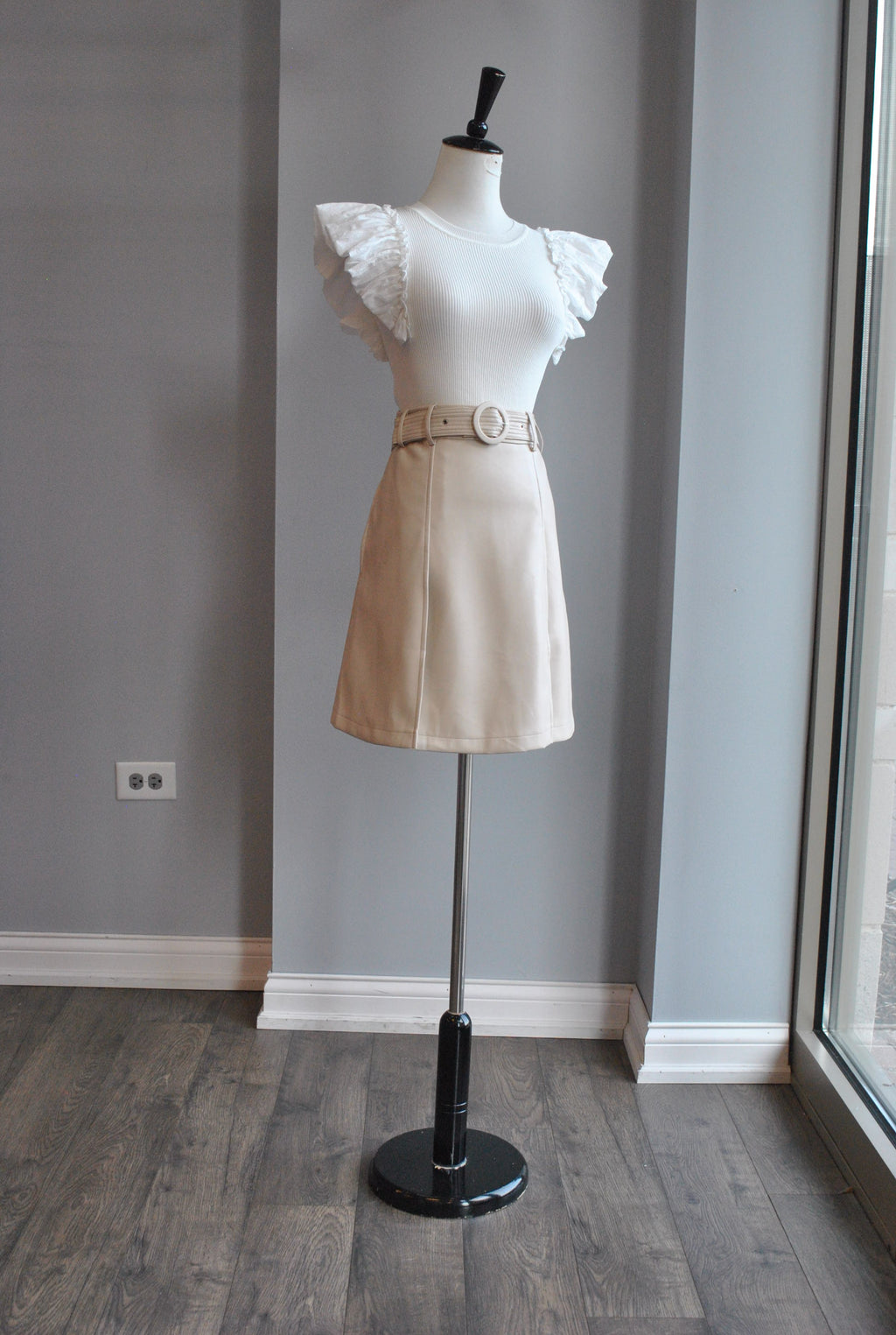 SAND COLOR FAUX LEATHER SKIRT WITH A BELT
