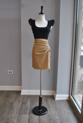 BLACK FAUX LEATHER HIGH WAISTED PENCIL SKIRT WITH A ZIPPER AND A BELT