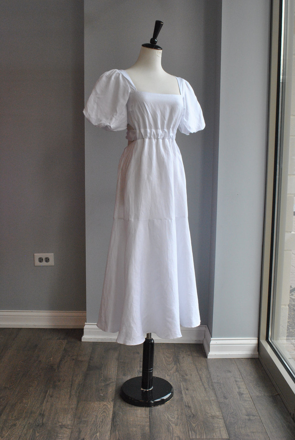 CLEARANCE - WHITE LINEN MIDI DRESS WITH OPEN BACK