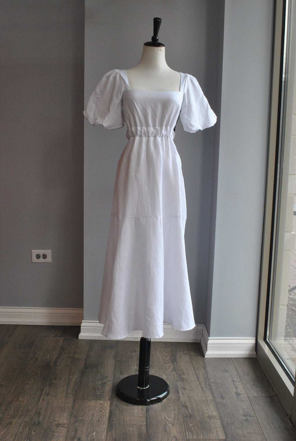 CLEARANCE - WHITE LINEN MIDI DRESS WITH OPEN BACK