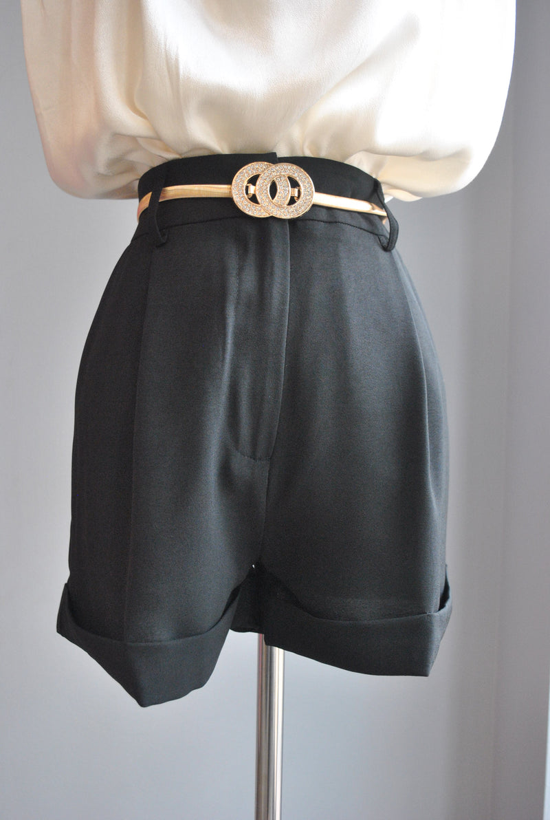 BLACK SHORTS WITH SIDE POCKETS