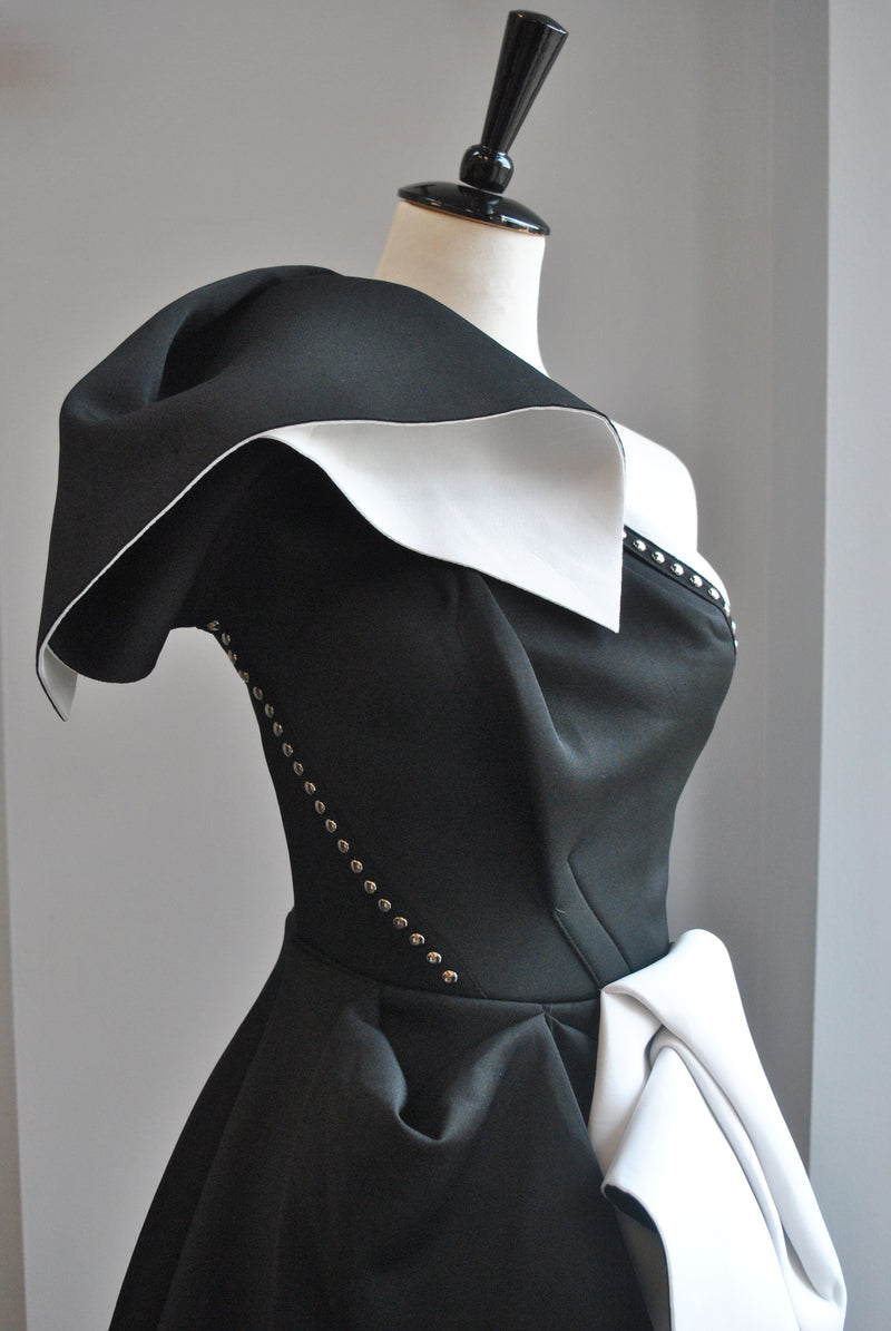 BLACK AND WHITE FIT AND FLAIR MINI COCKTAIL DRESS