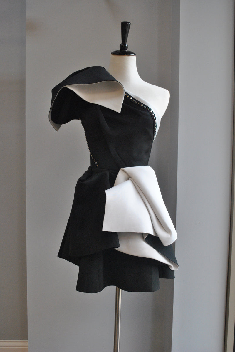 BLACK AND WHITE FIT AND FLAIR MINI COCKTAIL DRESS