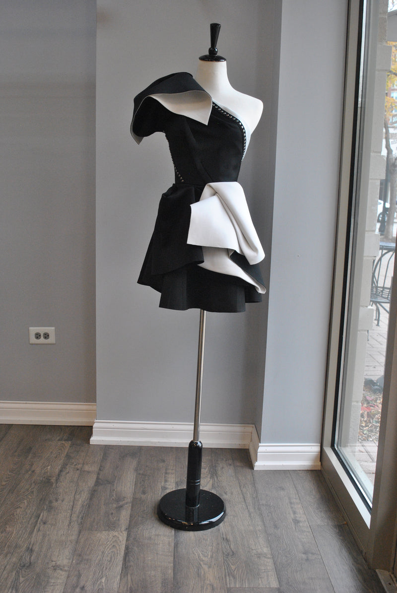 BLACK AND WHITE FIT AND FLAIR MINI COCKTAIL DRESS