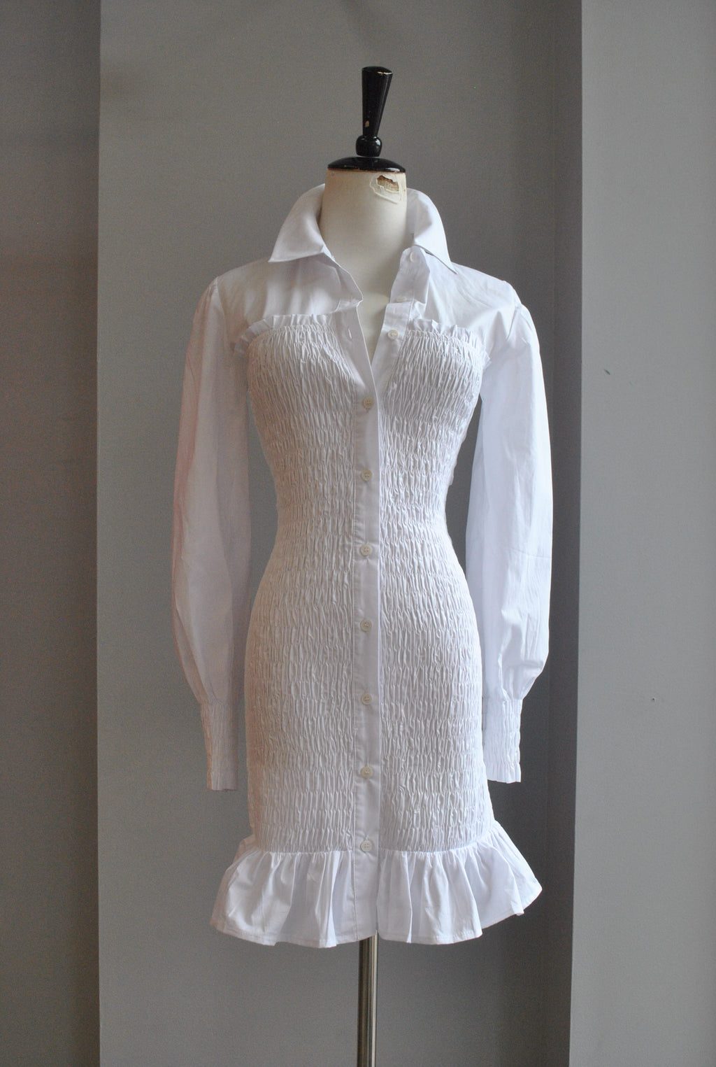 WHITE SHIRT DRESS WITH RUSHING